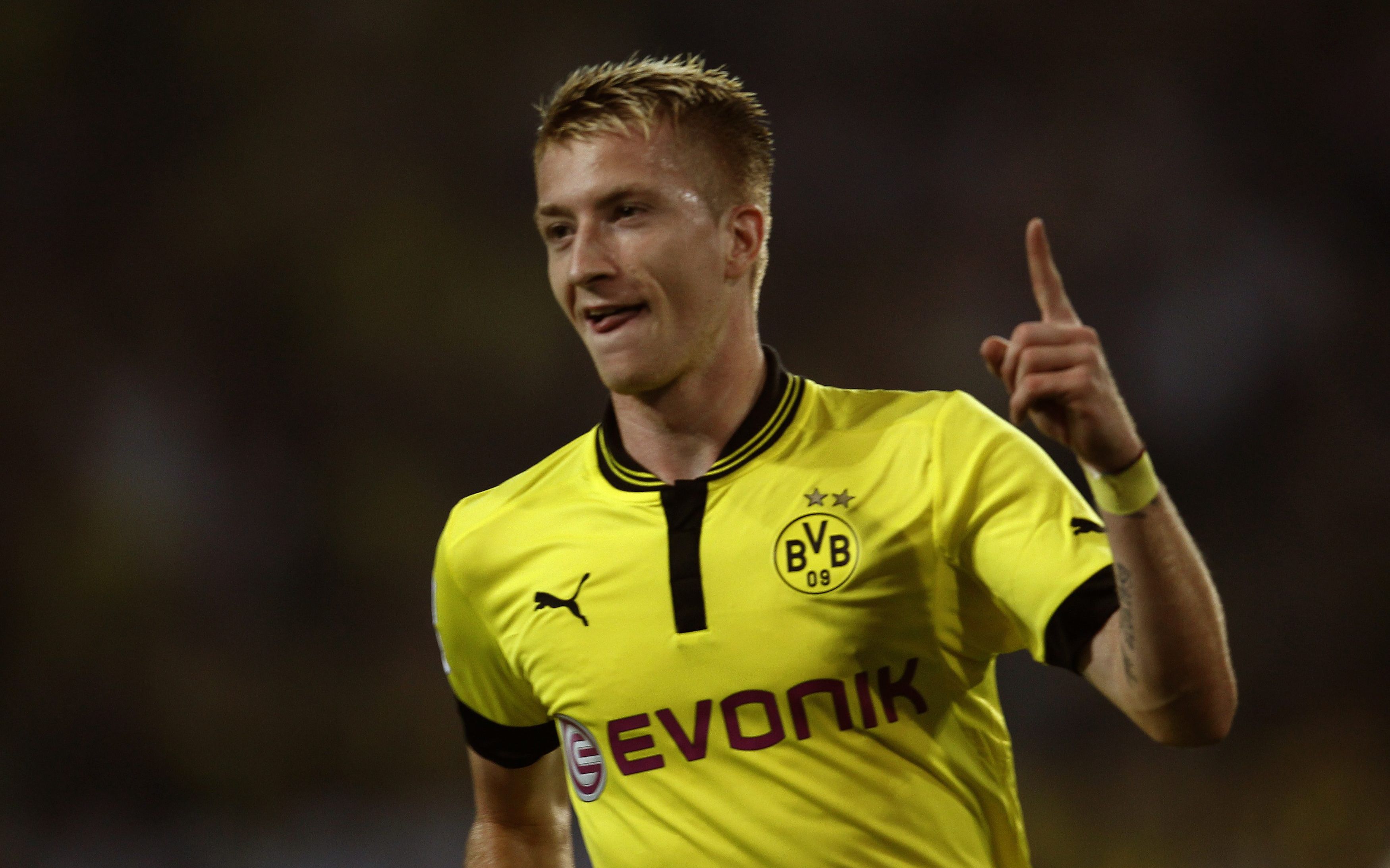 Marco Reus, que retornou ao Dortmund, marcou na estreia da Bundesliga | Ina Fassbender / Reuters