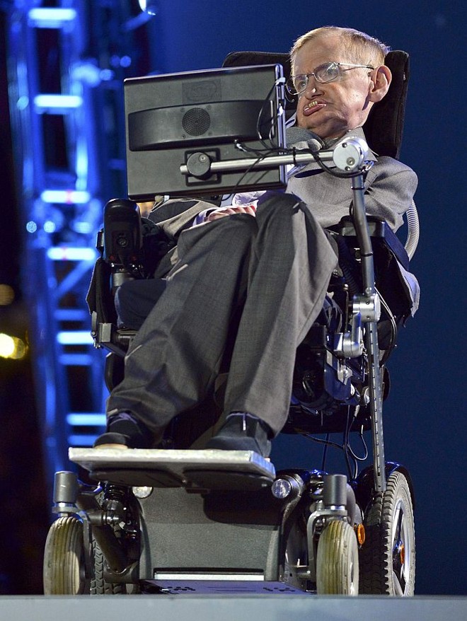 O físico britânico Stephen Hawking na cerimônia de abertura dos Jogos Paralímpicos de Londres | 