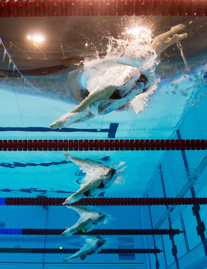 De trás para frente, a australiana Alicia Coutts, a norte-ameriucana Ariana Kukors, a australiana Stephanie Rice e a zimbabuana Kirsty Coventry na prova dos 200m medley | 