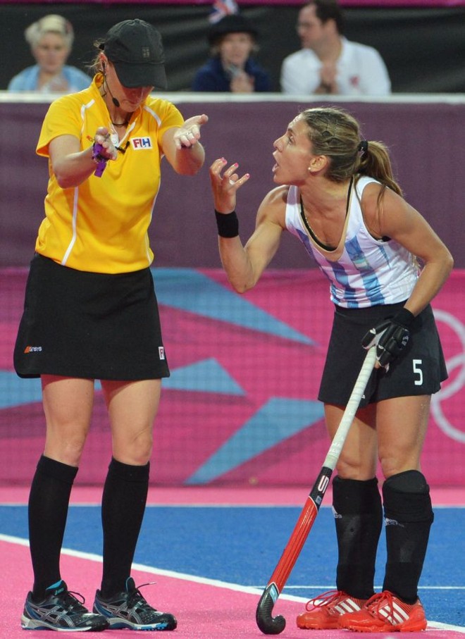 Macarena Perez reclama de lance contra a equipe argentina | 