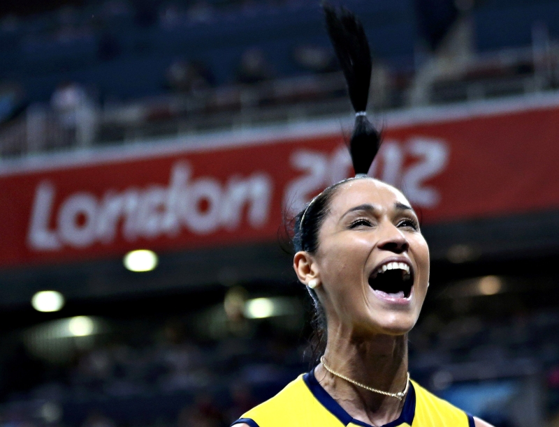 A ponteira Jaquelina fez o ponto final na vitória brasileira por 3 a 0 sobre o Japão | Olivia Harris/ Reuters