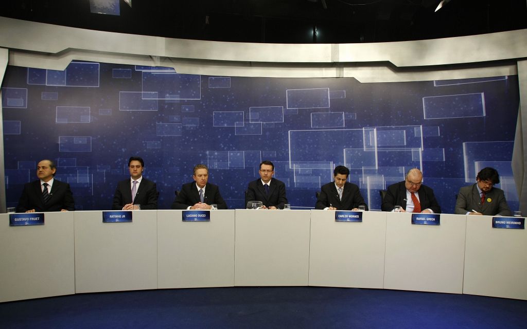 Candidatos momentos antes do início do debate | Hugo Harada/Gazeta do Povo