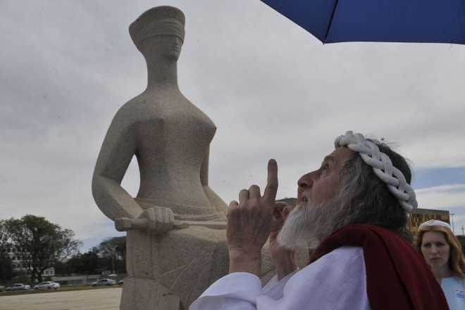 Inti Cristo aparece no Supremo |