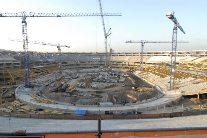 O esqueleto do Maracanã já está pronto para receber a nova cobertura | Fábio Teixeira / Folhapress