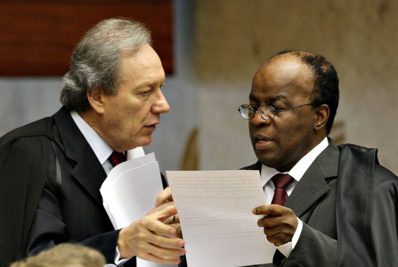 Lewandowski e Joaquim Barbosa: fim da divergência sobre forma do voto, que causou discussão no plenário entre os dois ministros | Carlos Humberto/STF