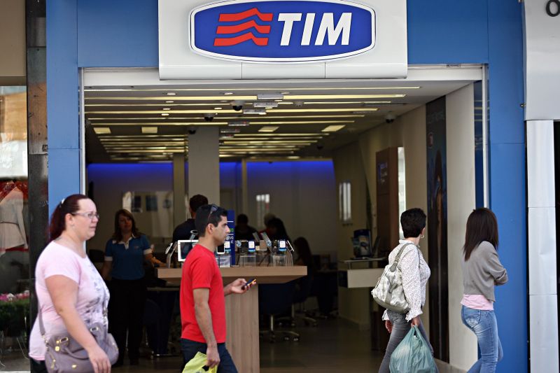 Loja da TIM em Curitiba: vendas de planos podem ser suspensas novamente | Felipe Rosa/Gazeta do Povo