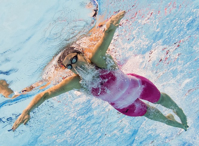 A norte-americana Rebecca Soni nada nos 200m peito, prova em que ela conquistou a medalha de ouro | 