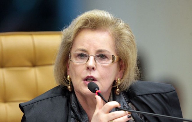 Ministra Rosa Weber durante julgamento do mensalão no STF |