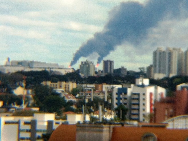Fogo foi gerado por trabalhos de manutenção na Refinaria em Araucária | 