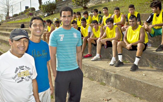 Sergio, Thiago e Rafael (da esq. para dir.): treinando futuros atletas |