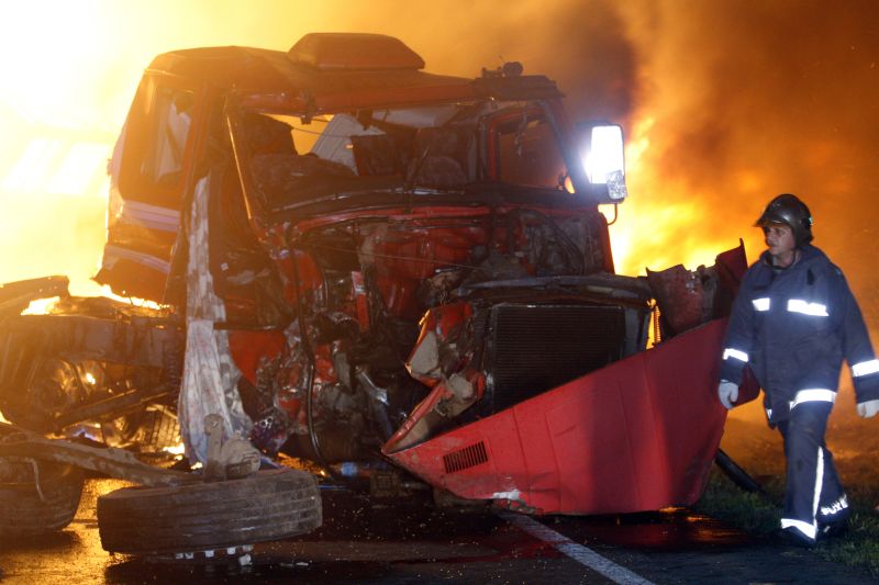 Carga de álcool explodiu, matando o motorista na BR-116 | Fabio Alexandre/ Tribuna