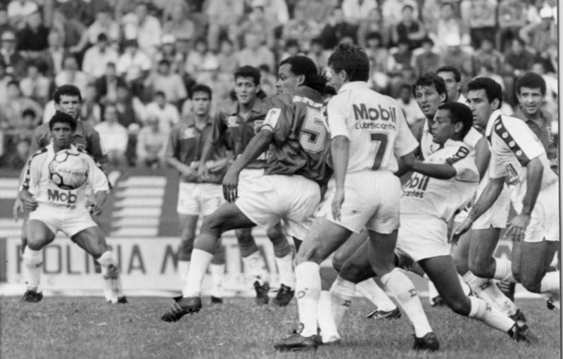 O Paraná parou no União São João de Roberto Carlos | Arquivo/ Gazeta do Povo