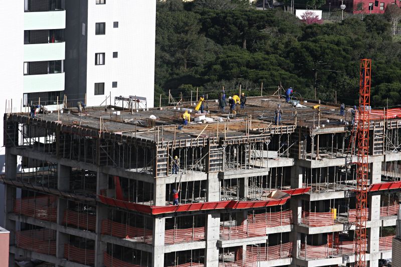 Entre outros setores, fábricas ligadas à construção ajudaram a compor resultado ruim no estado | Felipe Rosa/ Gazeta do Povo