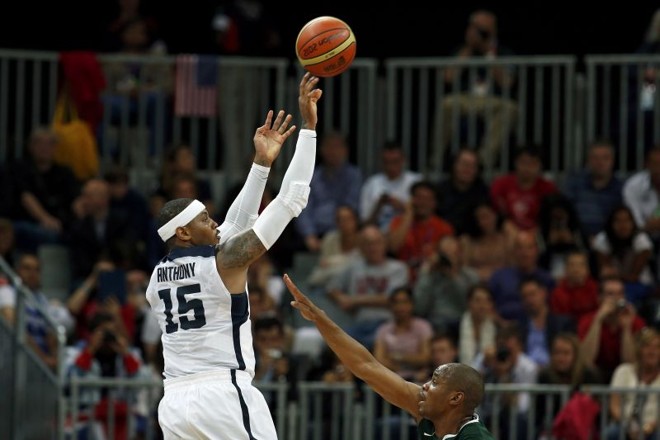 Carmelo Anthony anotou 10 cestas de três pontos durante a partida | 