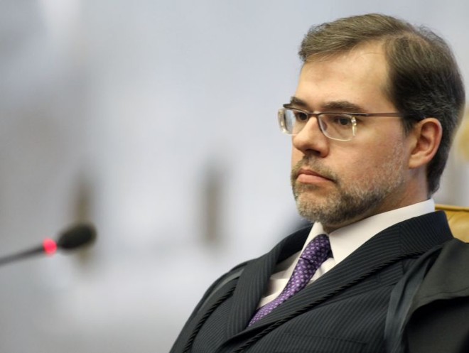 Dias Toffoli: ministro não se declarou suspeito para julgar o caso, embora tenha sido advogado do PT, assessor do ex-ministro José Dirceu e namore advogada que trabalhou para alguns réus |