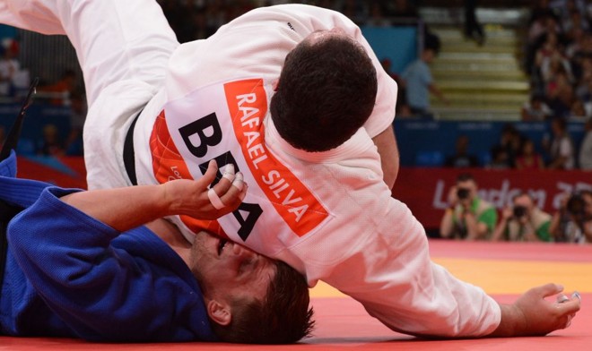 Rafael Silva aplicou um ippon no lituano Markus Paskevicius na sua segunda luta em Londres |