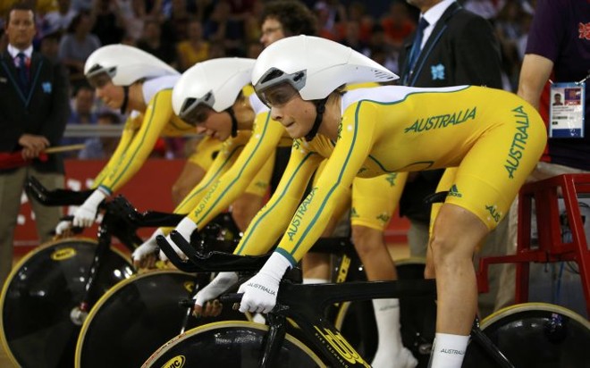 Equipe australiana de ciclismo se prepara para largada de prova | 