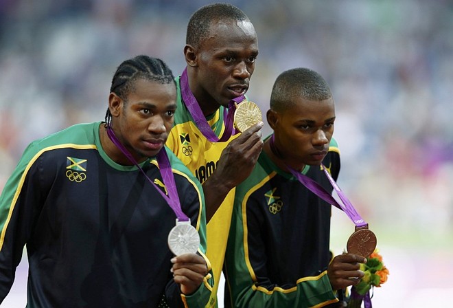 Bolt ficou com o ouro, Blake com a prata e Weir com o bronze no pódio 100% jamaicano | 