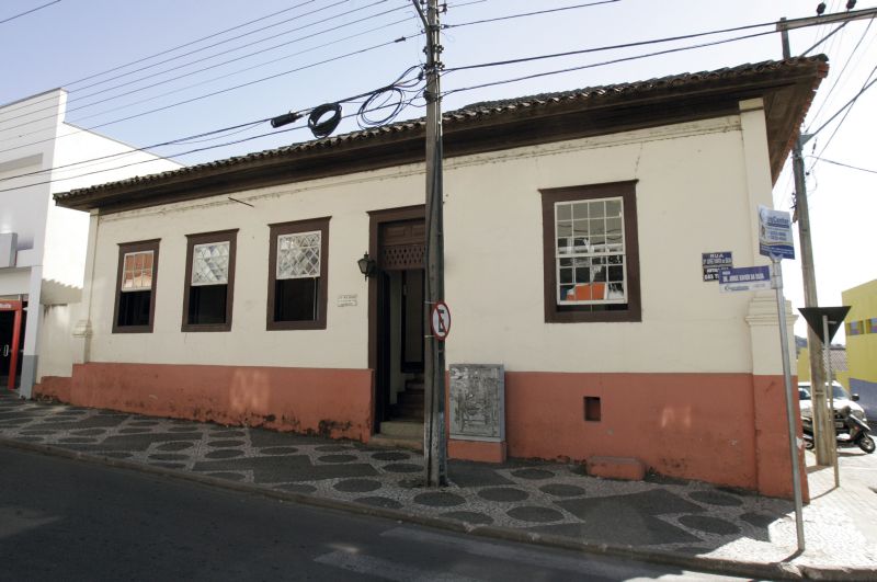 Casa no Centro de Castro abriga hoje a Casa da Cultura Emília Erichsen: arquivos do jardim se perderam no tempo | Josué Teixeira/ Gazeta do Povo