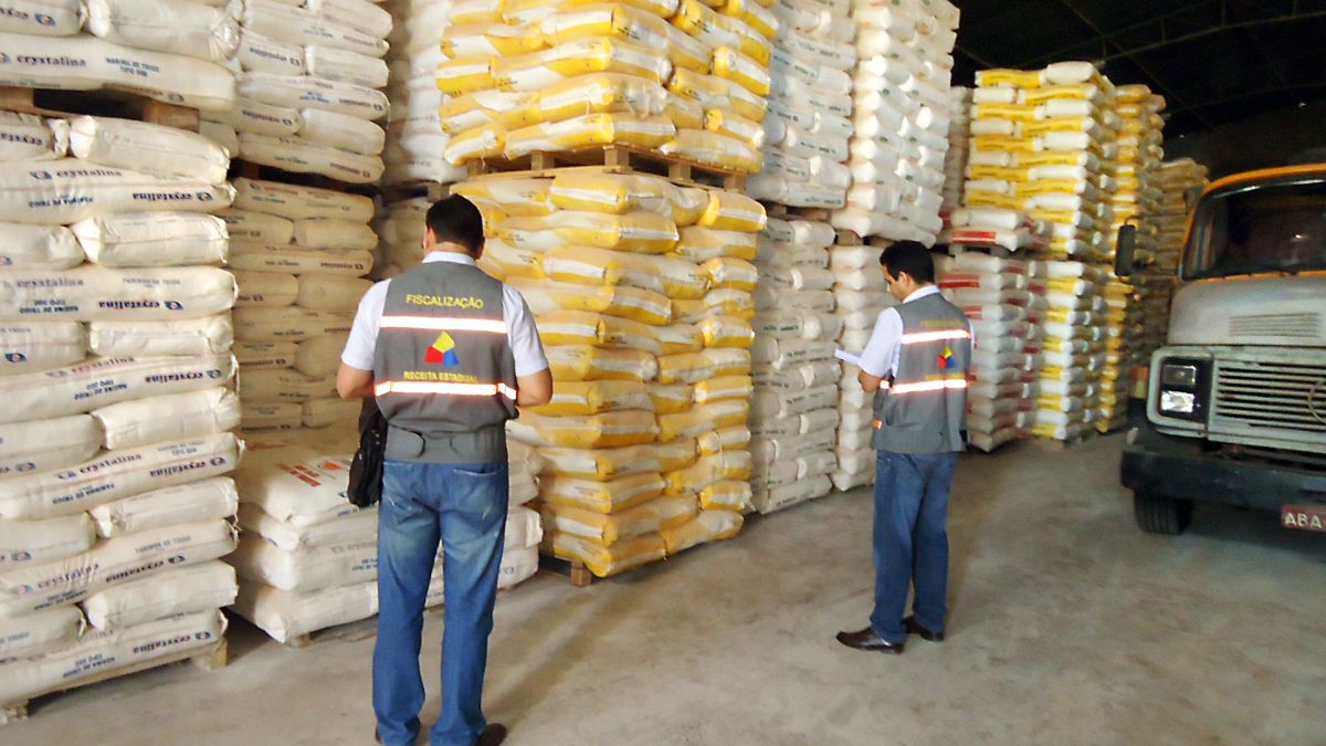 As oito mil sacas de farinha de trigo entraram irregularmente no Paraná importado por empresas de outros estados | Julio César da Costa Souza / Divulgação / Secretaria da Fazenda do Paraná