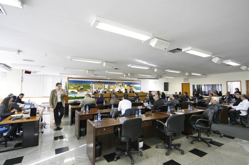 Plenário da Câmara: número de vereadores com nota ideal (acima de 8,0) passou de um para três | Antônio More/ Gazeta do Povo
