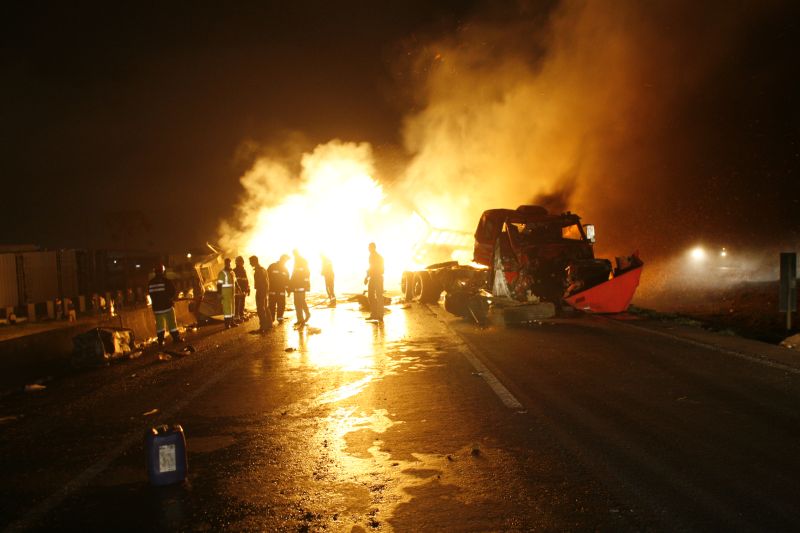 A explosão ocorreu enquanto equipes de resgate trabalhavam no local | Fábio Alexandre/Tribuna do Paraná
