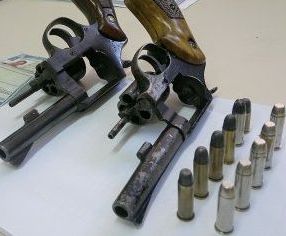 Polícia apreendeu armas com os suspeitos dos crimes | Patrícia Pereira