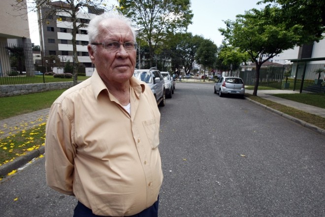 Odilon Nauck na rua sem saída que hoje é tranquila: moradores da região prometem resistência contra o projeto da prefeitura de Curitiba |