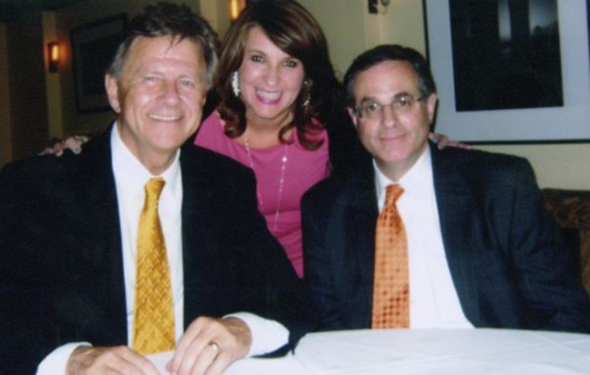 Em jantar no Gotham, Village, Rodolfo Doubek Filho com o casal Shari e Jack Baron, ele presidente de poderoso escritório de Direito Tributarista |