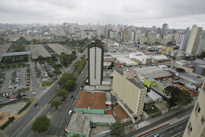 Três empresas venceram a licitação para operar o futuro estacionamento na Affonso Camargo |