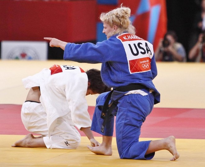 Mayra Aguiar enfrenta Kayla Harrison |