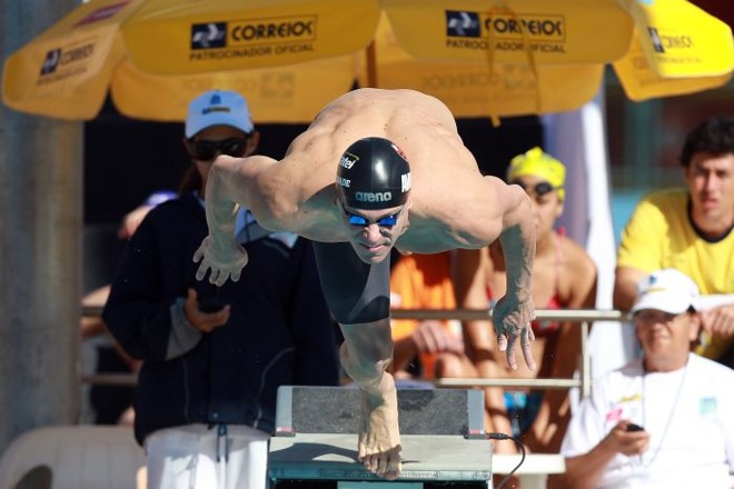 Cesar Cielo na largada para eliminatória dos 100 m livre na manhã desta quinta no Troféu José Finkel | Satiro Sodré / Agif
