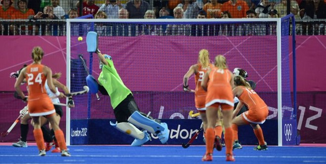 Florencia Mutio faz defesa pela equipe argentina. Ainda assim, não evitou a derrota | 
