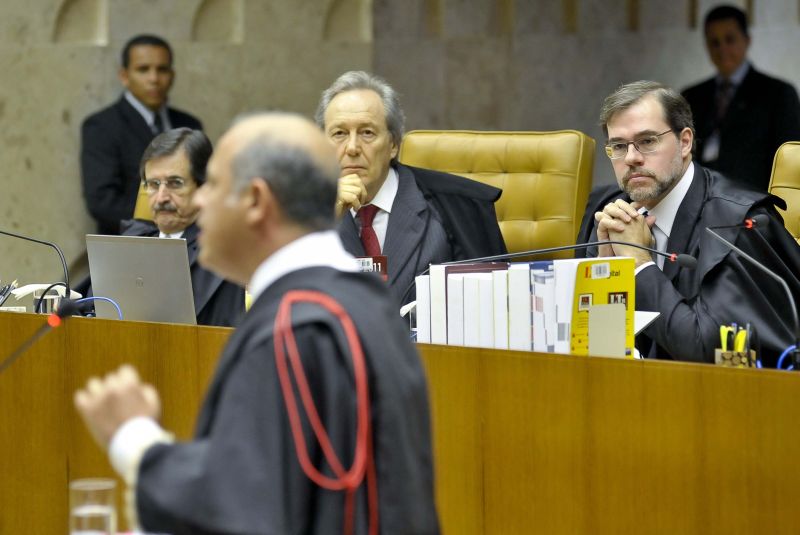 O advogado Alberto Zacharias Toron, defensor de Cunha, negou irregularidades na contratação da empresa do publicitário Marcos Valério | José Cruz/ABr