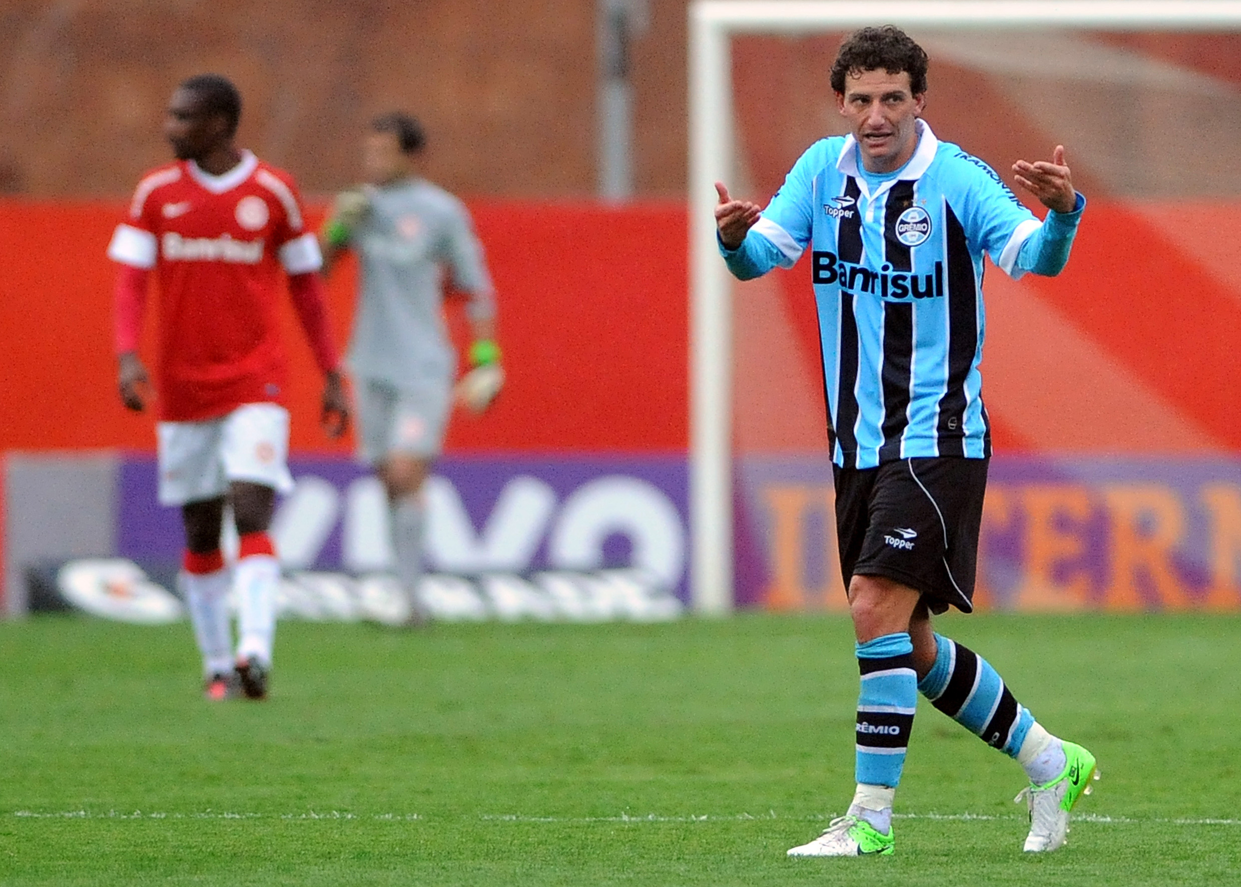 Elano marcou o gol da vitória do Grêmio sobre o Inter | Edu Andrade/ Folhapress