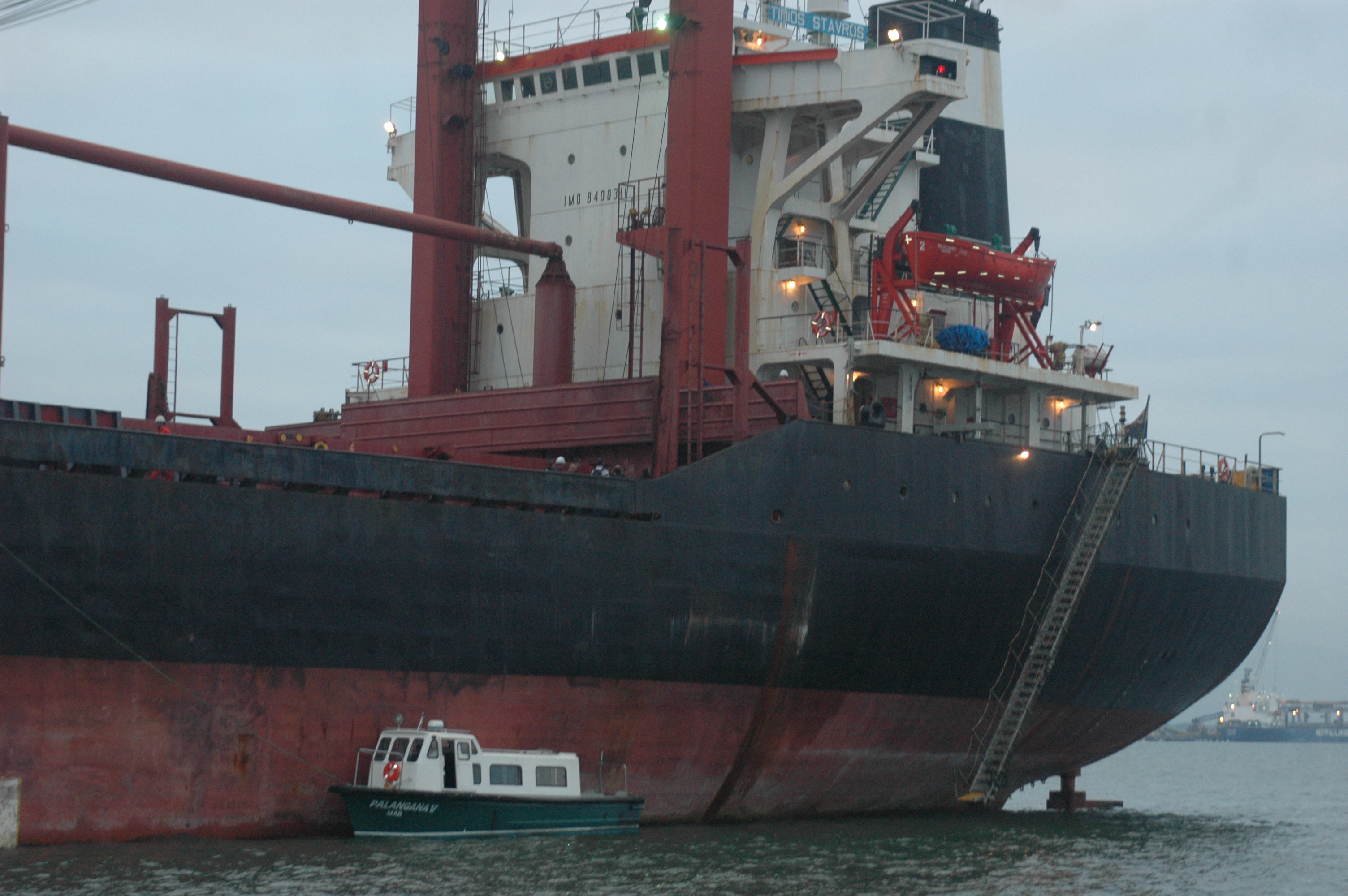 Tripulantes mortos estavam no navio de bandeira do Panamá Timios Stavros. | Oswaldo Eustáquio