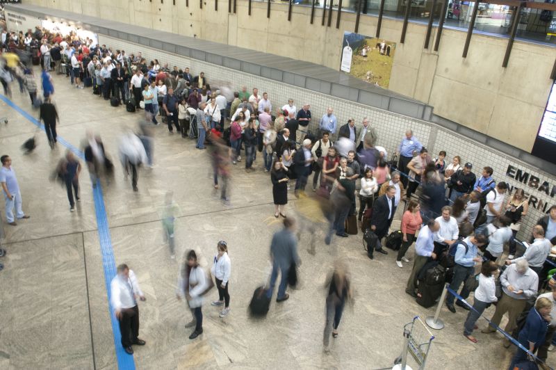 Fila nos aeroportos: as greves e a operação-padrão de algumas categorias criaram congestionamentos no céu, terra e mar | Marcelo Camargo /ABr