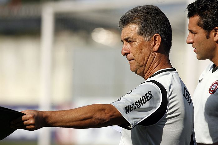 Drubscky afirma que fará duas mudanças táticas no time para enfrentar o Ipatinga | Antonio More / Gazeta do Povo