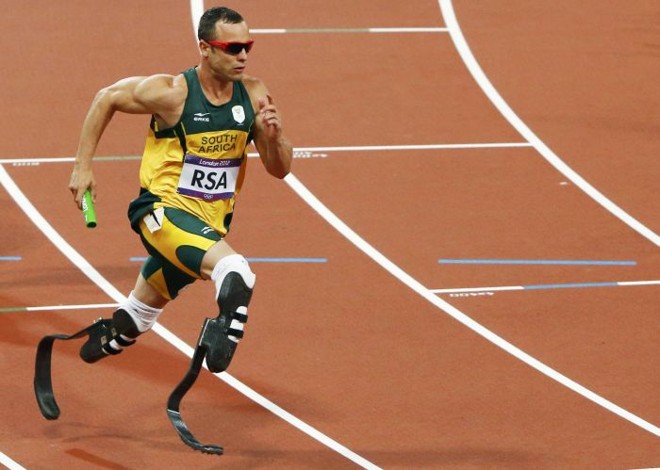 Um dos principais nomes destes Jogos, Oscar Pistorius, viu sua equipe terminar em último o revezamento 4x400 | 