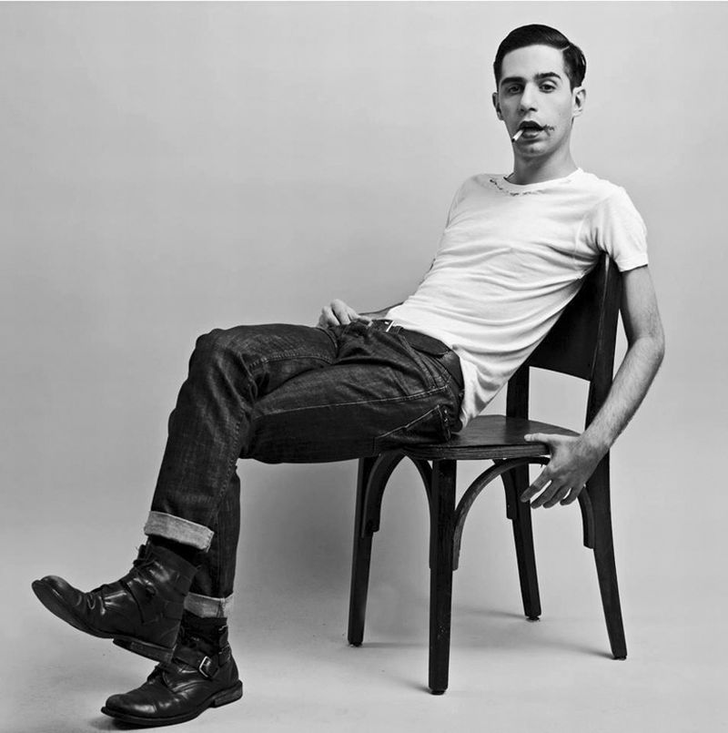 Thiago Pethit: cantor assume a persona de um um dândi apocalíptico no novo disco | Divulgação