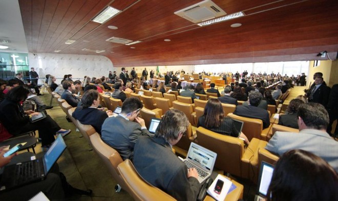 Interesse da mídia: o setor do plenário do STF reservado à imprensa ficou cheio, mas não lotado |