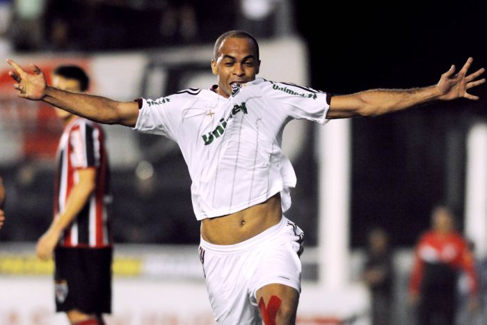 O zagueiro Leandro Euzébio comemora o primeiro gol do Fluminense sobre o São Paulo em São Januário | Dhavid Normando / Photocamera