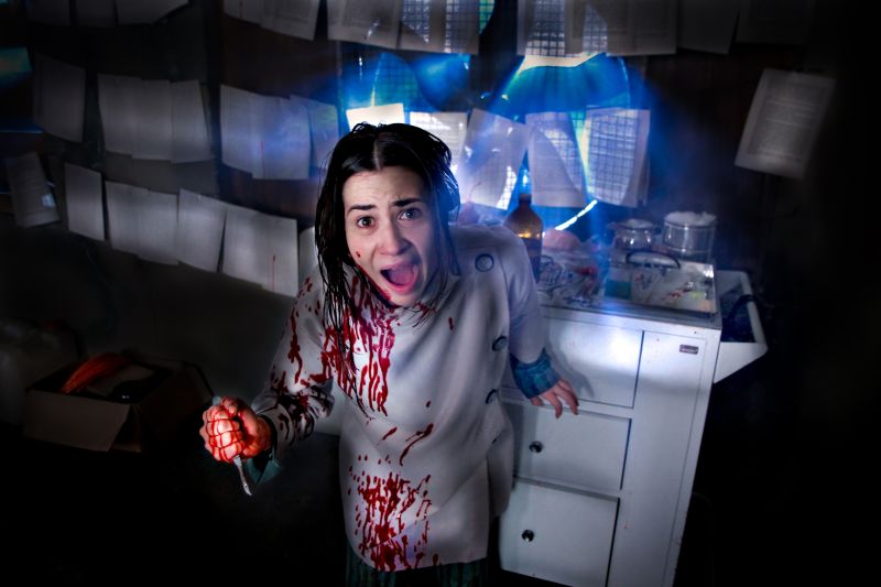 Uyara Torrente vive uma escritora em Nervo Craniano Zero | Marco Novack/Divulgação