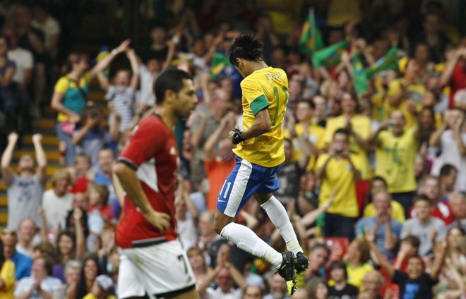 Neymar selou a vitória por 3 a 2 na estreia contra o Egito, em Cardiff |