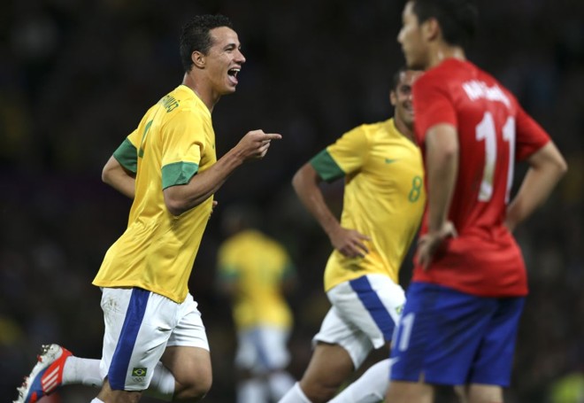Leandro Damião fez dois gols na vitória por 3 a 0 sobre a Coreia do Sul, em Manchester, que levou o Brasil à final olímpica no futebol |