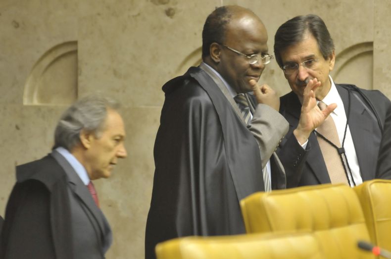 Os minitros Ricardo Lewandowski, Joaquim Barbosa e Cezar Peluso: possibilidade de empate gera discussões na corte | José Cruz/ABr