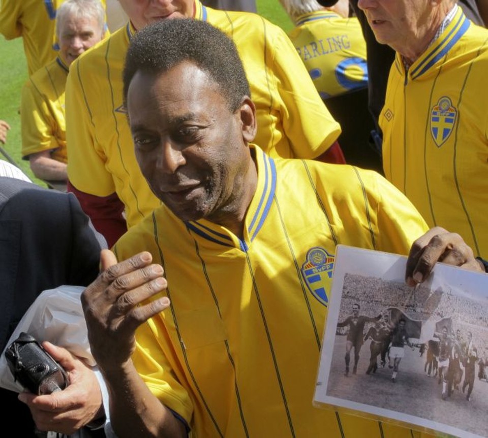 Pelé, em evento em Estocolmo, afirmou que a seleção precisa seguir padrão de jogo | Reuters
