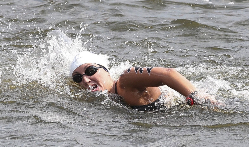 Favorita à medalha, Poliana Okimoto não completou a quarta de seis voltas em lago londrino | Washington Alves/ COB