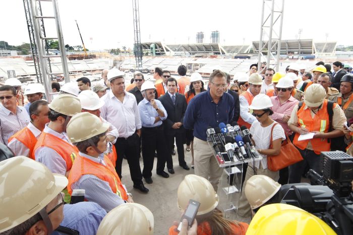 Jérôme Valcke em entrevista coletiva na Arena da Amazônia | Bruno Kelly / A Crítica