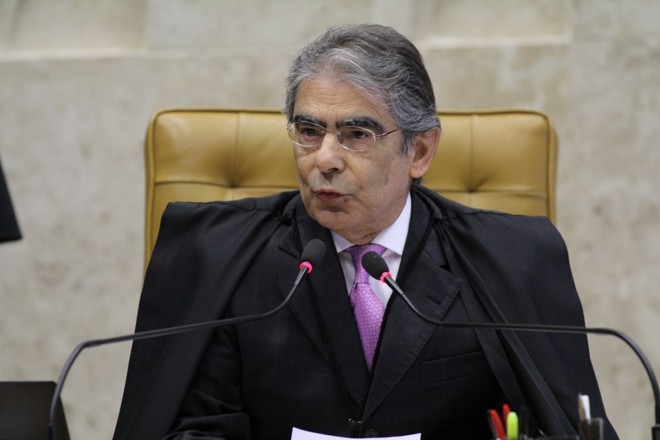 Carlos Ayres Britto, presidente do STF, conduz a primeira sessão de julgamento do caso | 